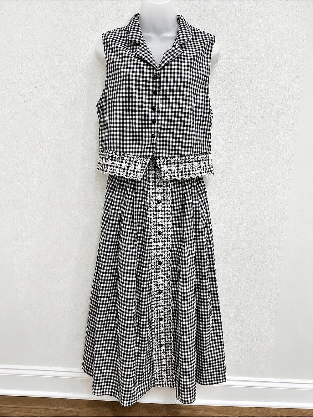 Napa Valley Gingham Two Piece Set Size S Vintage Lace Trim